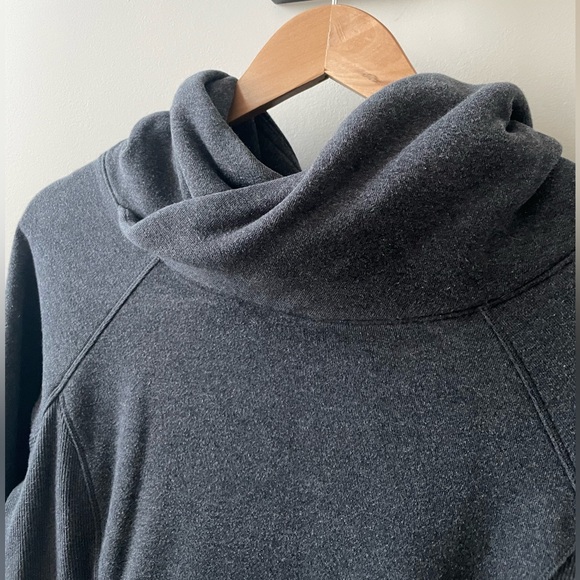 Lululemon Under Wraps Pullover - size 8 Heather Grey. - Picture 7 of 15